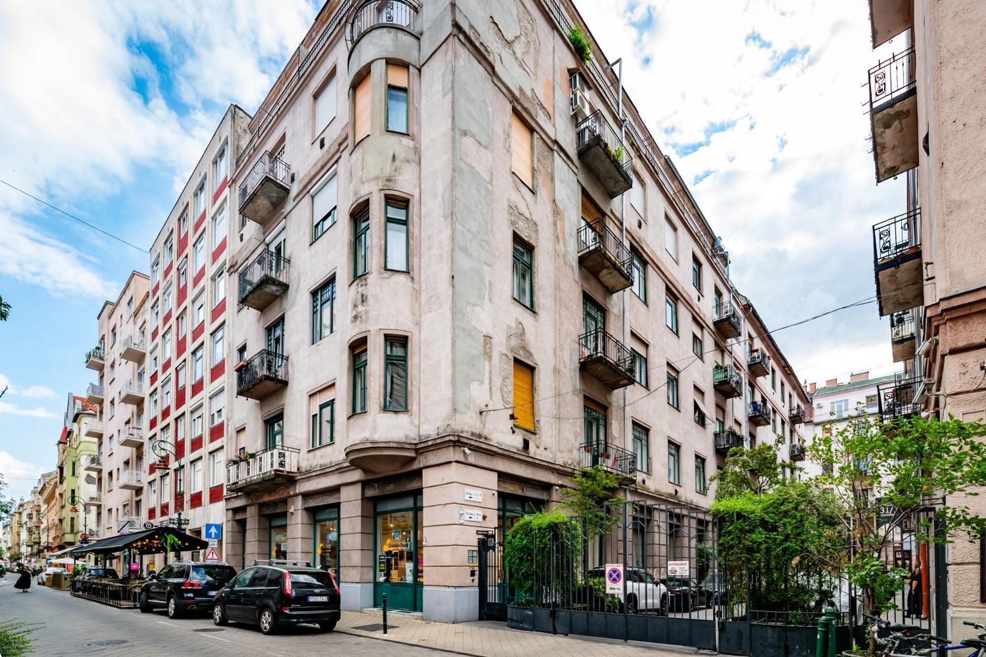 Jungle Aesthetics Downtown Apartman Aircon And Garage Parking 布达佩斯 外观 照片